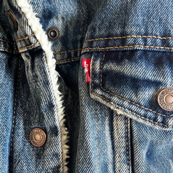 Levi’s Sherpa trucker jacket size small - Picture 4 of 4